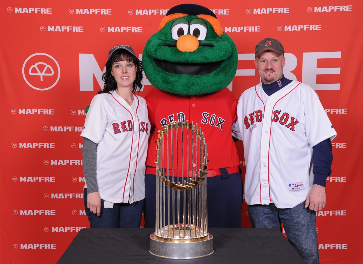 Event_1034.jpg Event Photography cs,clarus studios,clarus studios inc,commerce insurance,corporate,mapfre insurance,red sox,ws,wally the green monster,world series trophy,corporate event,corporate event photography,event,event photography,www.clarusstudios.com,