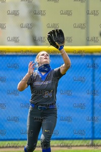 UNHSoftball_vs_SaintRose_20210418_CS3_5769.jpg 04/18/2021 - New Haven Softball vs Saint Rose 