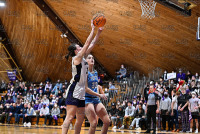 Amherst_vs_Tufts_NCAADIII3rdRound_20220311_CM4_9698.jpg 03/11/2022 - Amherst vs Tufts Womens Basketball - NCAA DIII Third Round Amherst,Amherst Mammoths,Clarus Studios,DIII,Jumbos,LeFrak Gymnasium,Massachusetts,NESCAC,New England,Tufts,Tufts Jumbos,