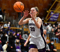 TrinityTX_vs_Amherst_WBB_orazzi_8791.jpg 03/12/2022 - Amherst vs Trinity TX Womens Basketball - NCAA DIII Quarterfinal Amherst College,D3,Quarterfinal,Trinity College,basketball,www.mikeorazzi.com,Â©Mike Orazzi,