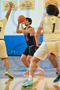TMHSBBall_vs_EllisTech_20221227_CM3_4171.jpg 12/27/2022 - TMHS Boys Basketball at Ellis Tech BBall,Basketball,CIAC,CTBBall,Clarus Studios,Connecticut,ECC,New England,North Grosvenordale,TMHS,Tourtellotte,Tourtellotte Memorial High School,athletics,boys,boys basketball,sports,