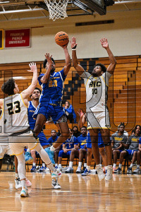 NewHavenMBB_vs_AIC_20240106_CM0_7483.jpg 01/06/2024 - New Haven Mens Basketball vs AIC Clarus Multimedia Group,DII,NCAA Chargers,NE10,New England,New Haven,New Haven Chargers,Northeast10,UNH,University of New Haven,www.clarusmultimedia.com,