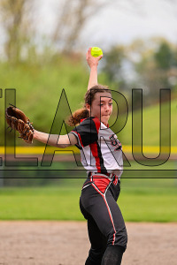 TMHSSoftball_20240506_CM0_5812.jpg 05/06/2024 - TMHS Softball 