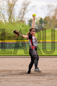 TMHSSoftball_20240506_CM0_5754.jpg 05/06/2024 - TMHS Softball 