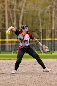 TMHSSoftball_20240506_CM0_5785.jpg 05/06/2024 - TMHS Softball 