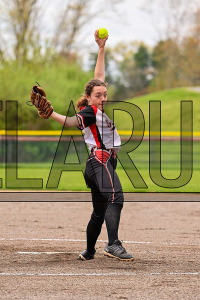 TMHSSoftball_20240506_CM0_5762.jpg 05/06/2024 - TMHS Softball 