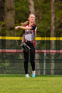 TMHSSoftball_20240506_CM0_5803.jpg 05/06/2024 - TMHS Softball 
