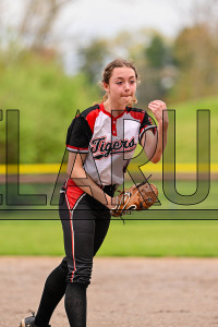 TMHSSoftball_20240506_CM0_5817.jpg 05/06/2024 - TMHS Softball 
