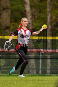 TMHSSoftball_20240506_CM0_5799.jpg 05/06/2024 - TMHS Softball 