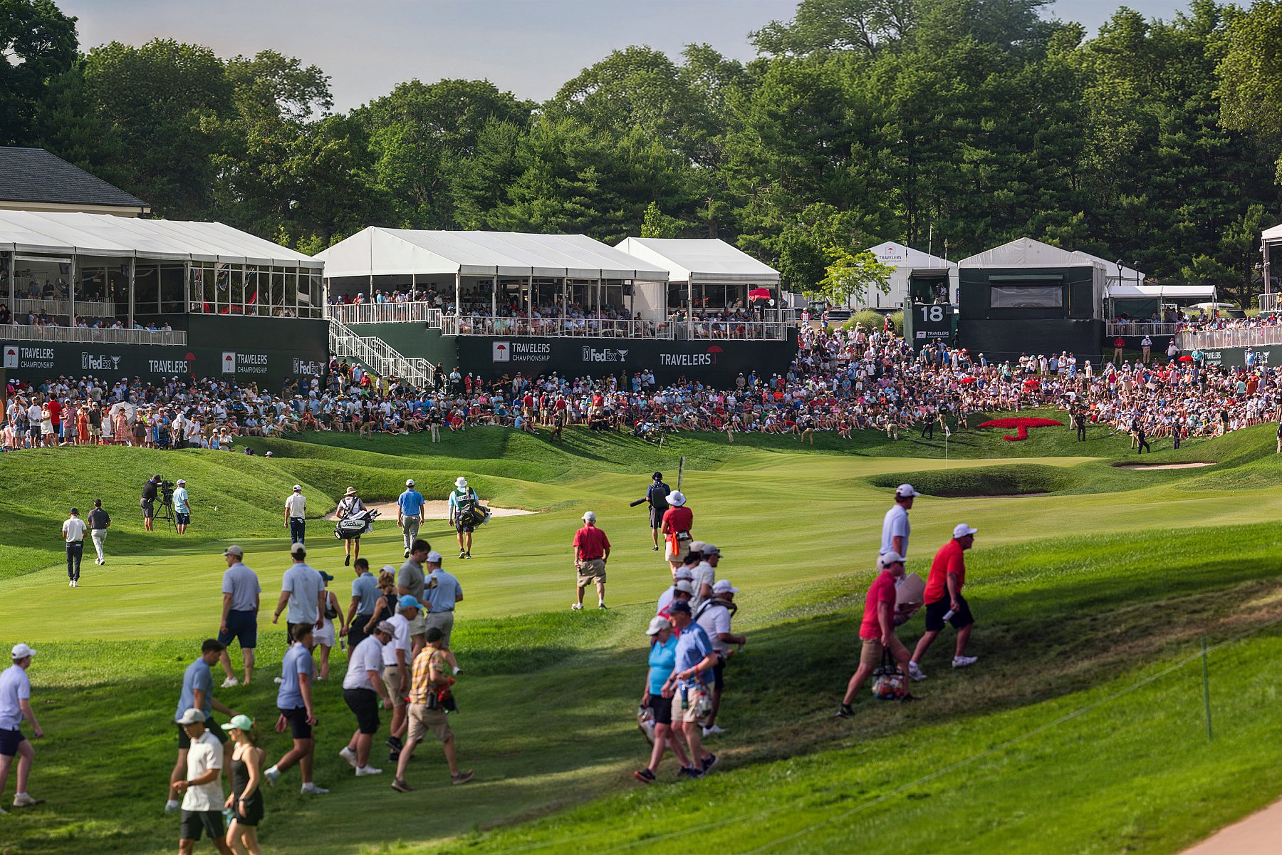 Travelers Championship 18th Hole Sunday Bowl